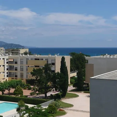 Renove Au Rdc Avec Piscine, Tennis Et Proche Plage - 2 Pieces, 4 Couchages, Parking Inclus - Fr-1-251-819